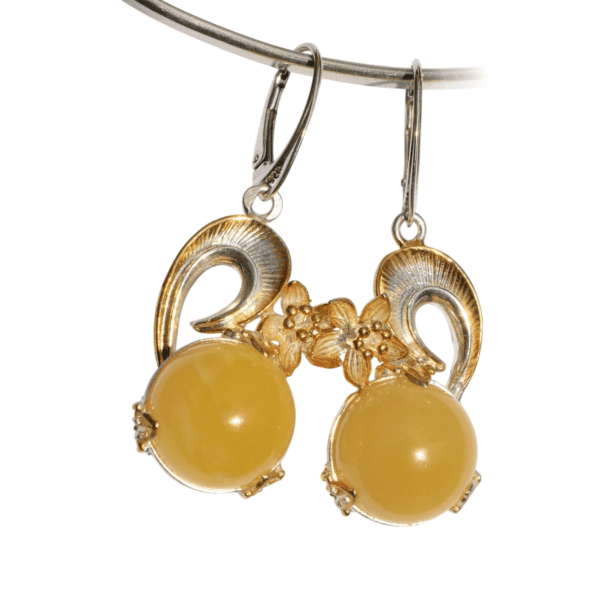 amber-swirl-soft-yellow-earrings-3